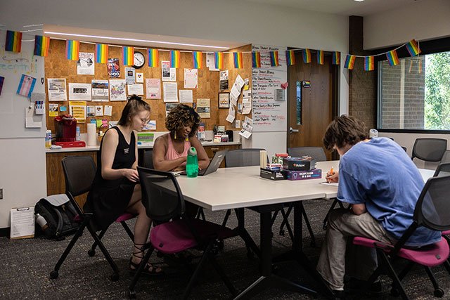 UCCS students studying in MOSAIC center